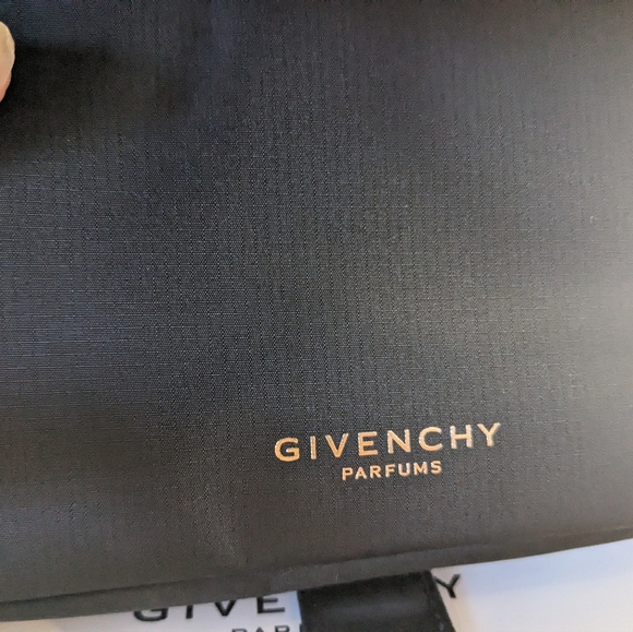Givenchy - Picture 9 of 10